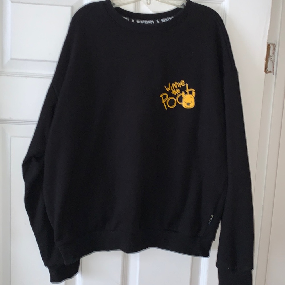 Winnie the Pooh black New Trends sweatshirt size M